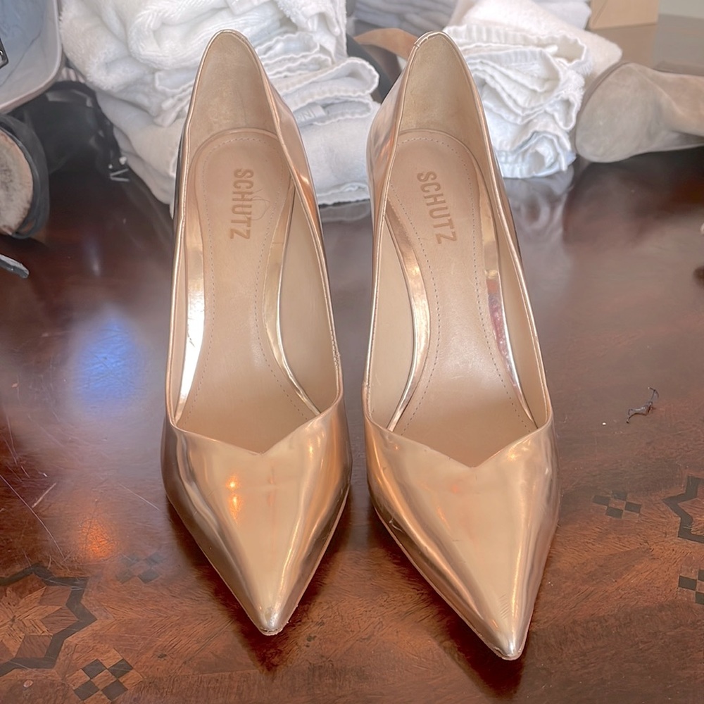 Schutz rose gold, pointed toe, leather sole, heels